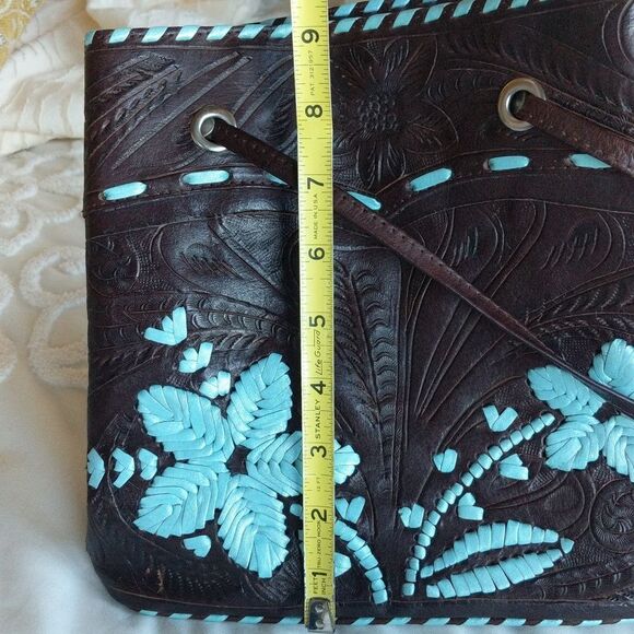 Vintage Hand-tooled Leather Bucket Bag- Love Turquoise? - Picture 15 of 16